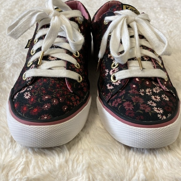 Keds Women's Jump Kick Floral Sneaker - Picture 11 of 13